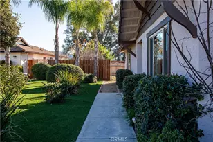 30225 Amber Ln, Hemet, CA 92543 - Photo 4