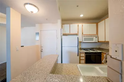 640 W 4th #101, Long Beach, CA 90802 - Photo 6