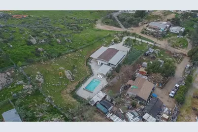 26460 Dale, Hemet, CA 92545 - Photo 2