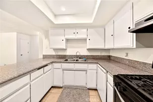 1325 W Latham, Hemet, CA 92543 - Photo 14