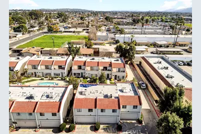 1325 W Latham, Hemet, CA 92543 - Photo 40