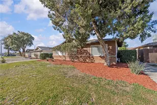 796 W Devonshire, Hemet, CA 92543 - Photo 2