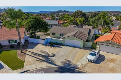 22568 Castle Crag Drive, Canyon Lake, CA 92587 - Photo 2