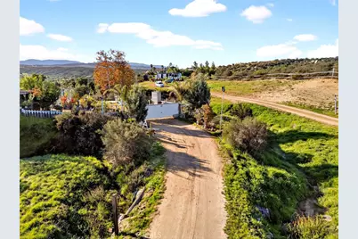 38950 Hoss Street, Temecula, CA 92592 - Photo 4