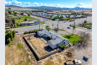 26490 Orange, Perris, CA 92571 - Photo 30