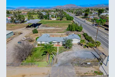 26490 Orange, Perris, CA 92571 - Photo 32