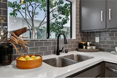 2500 Abbot Kinney Boulevard #9, Venice, CA 90291 - Photo 2