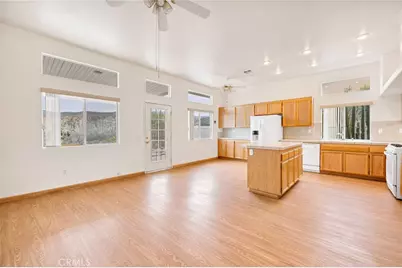 44268 Galicia, Hemet, CA 92544 - Photo 16