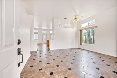 44268 Galicia, Hemet, CA 92544 - Photo 8