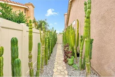 44268 Galicia, Hemet, CA 92544 - Photo 48