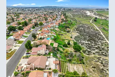 44268 Galicia, Hemet, CA 92544 - Photo 52
