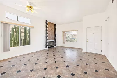 44268 Galicia, Hemet, CA 92544 - Photo 10