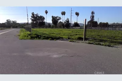 2 N Lyon Avenue, Hemet, CA 92543 - Photo 14