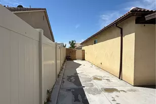 996 Forster, Hemet, CA 92543 - Photo 34