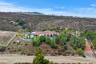 39565 Spanish Oaks Dr, Temecula, CA 92592 - Photo 4