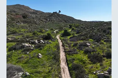 14 Starlight Mesa Drive, Hemet, CA 92544 - Photo 8