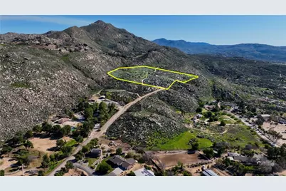 14 Starlight Mesa Drive, Hemet, CA 92544 - Photo 2