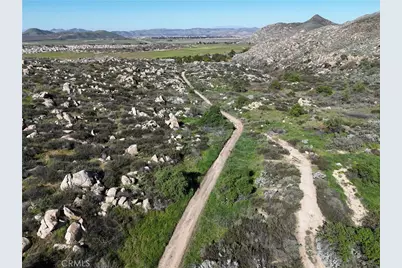 14 Starlight Mesa Drive, Hemet, CA 92544 - Photo 10