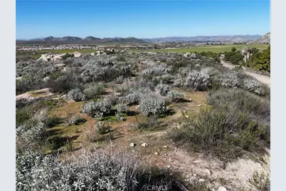 27 Starlight Mesa Drive, Hemet, CA 92544 - Photo 4