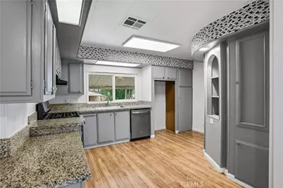 25778 Creag Avenue, Homeland, CA 92548 - Photo 12