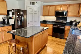 45002 Thalia Ln, Lake Elsinore, CA 92532 - Photo 4