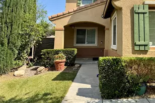 45002 Thalia Ln, Lake Elsinore, CA 92532 - Photo 2