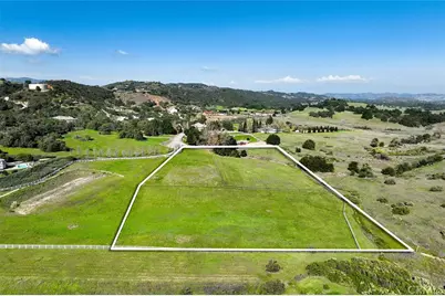 8 Oak Trail Ct, Murrieta, CA 92562 - Photo 2