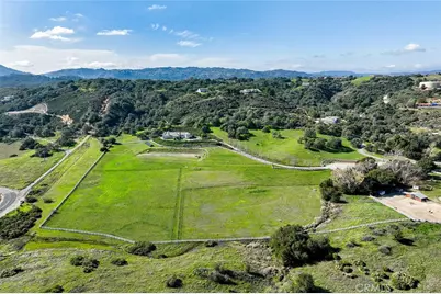 8 Oak Trail Ct, Murrieta, CA 92562 - Photo 12