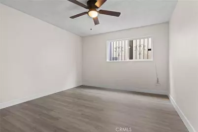 1622 Firestone Boulevard, Los Angeles, CA 90001 - Photo 18