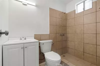 1622 Firestone Boulevard, Los Angeles, CA 90001 - Photo 10