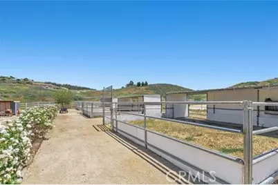 36475 Avenida La Cresta, Murrieta, CA 92562 - Photo 10