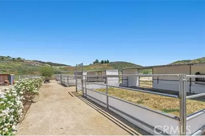 36475 Avenida La Cresta, Murrieta, CA 92562 - Photo 10