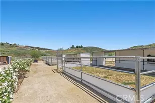 36475 Avenida La Cresta, Murrieta, CA 92562 - Photo 10