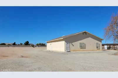 8756 Oakwood Avenue, Hesperia, CA 92345 - Photo 46