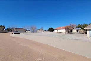8756 Oakwood Ave, Hesperia, CA 92345 - Photo 30