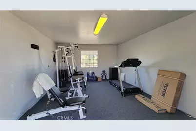 8756 Oakwood Avenue, Hesperia, CA 92345 - Photo 34