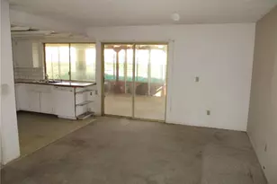 560 W 10th St, Perris, CA 92570 - Photo 8