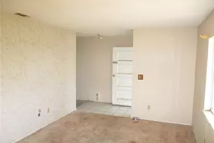 560 W 10th St, Perris, CA 92570 - Photo 6