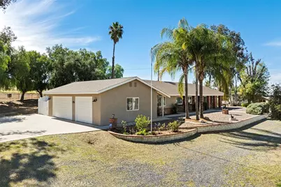 31675 Contour, Nuevo, CA 92567 - Photo 2