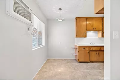 229 S Carmalita, Hemet, CA 92543 - Photo 8