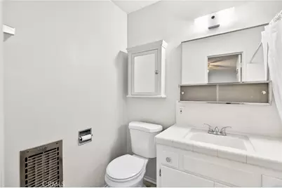 229 S Carmalita, Hemet, CA 92543 - Photo 32