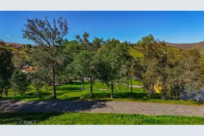 426 Sannelle Street, Lake Elsinore, CA 92530 - Photo 6