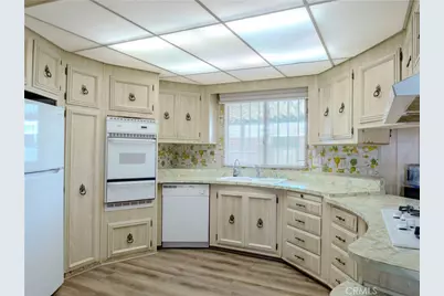 554 Castille, Hemet, CA 92543 - Photo 12