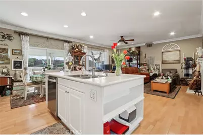 33589 Eugenia Ln, Murrieta, CA 92563 - Photo 12