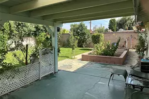 38514 Carolside Ave, Palmdale, CA 93550 - Photo 4