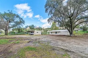 42580 E Benton, Hemet, CA 92544 - Photo 2