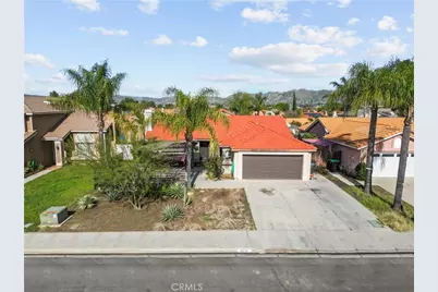 19250 Henshaw Court, Lake Elsinore, CA 92530 - Photo 2