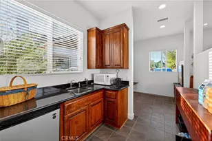 41275 Hacienda Dr, Murrieta, CA 92562 - Photo 12
