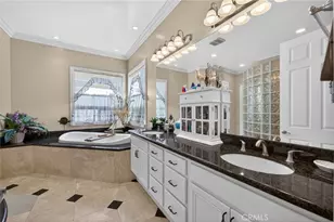 41275 Hacienda Dr, Murrieta, CA 92562 - Photo 10
