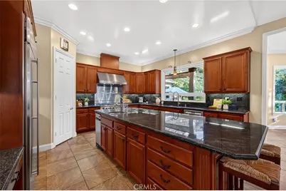 41275 Hacienda Drive, Murrieta, CA 92562 - Photo 8